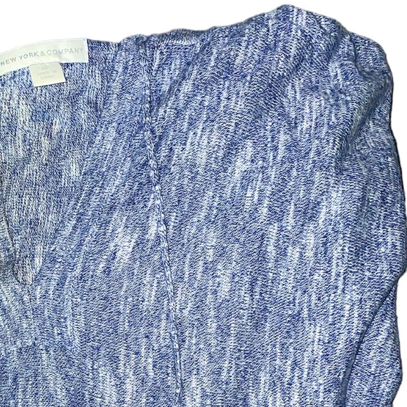 New York and Co. Marled Short Sleeve V-Neck Hoodie - Picture 6 of 6